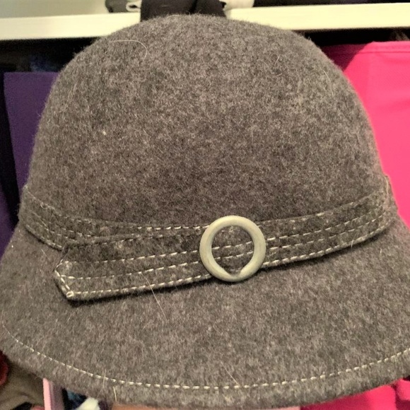 super cute hat - Picture 1 of 1